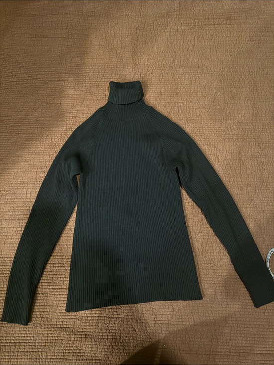 Dkny Sweaters - DKNY Black Ribbed Turtleneck Sweater